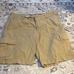 Fossil Men's Khaki Cargo Shorts size 36 100% cotton